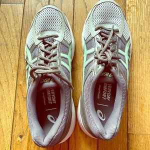 ASICS Women's GEL-Contend 5 - NEVER USED. (No Box)